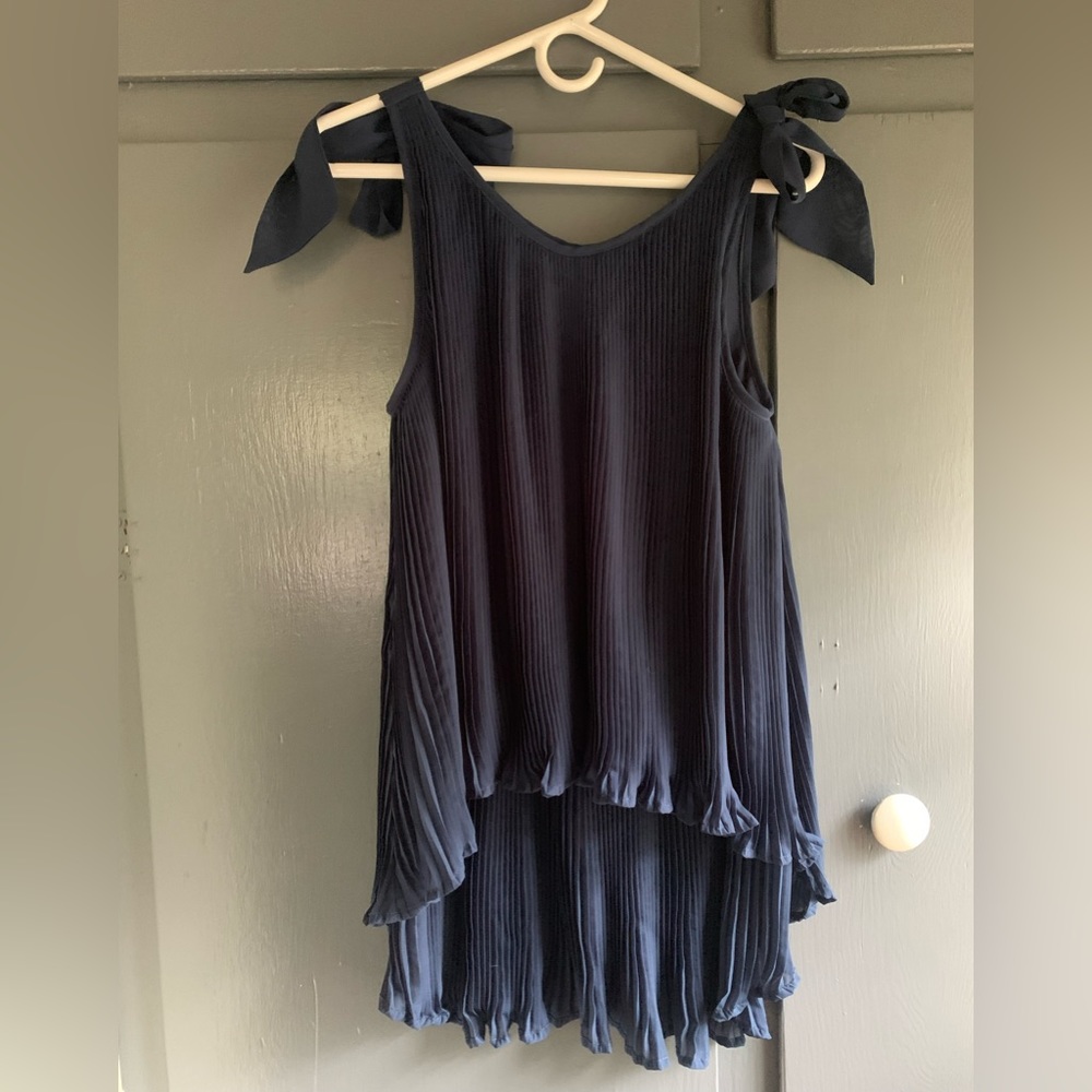 BCIM navy flowy top